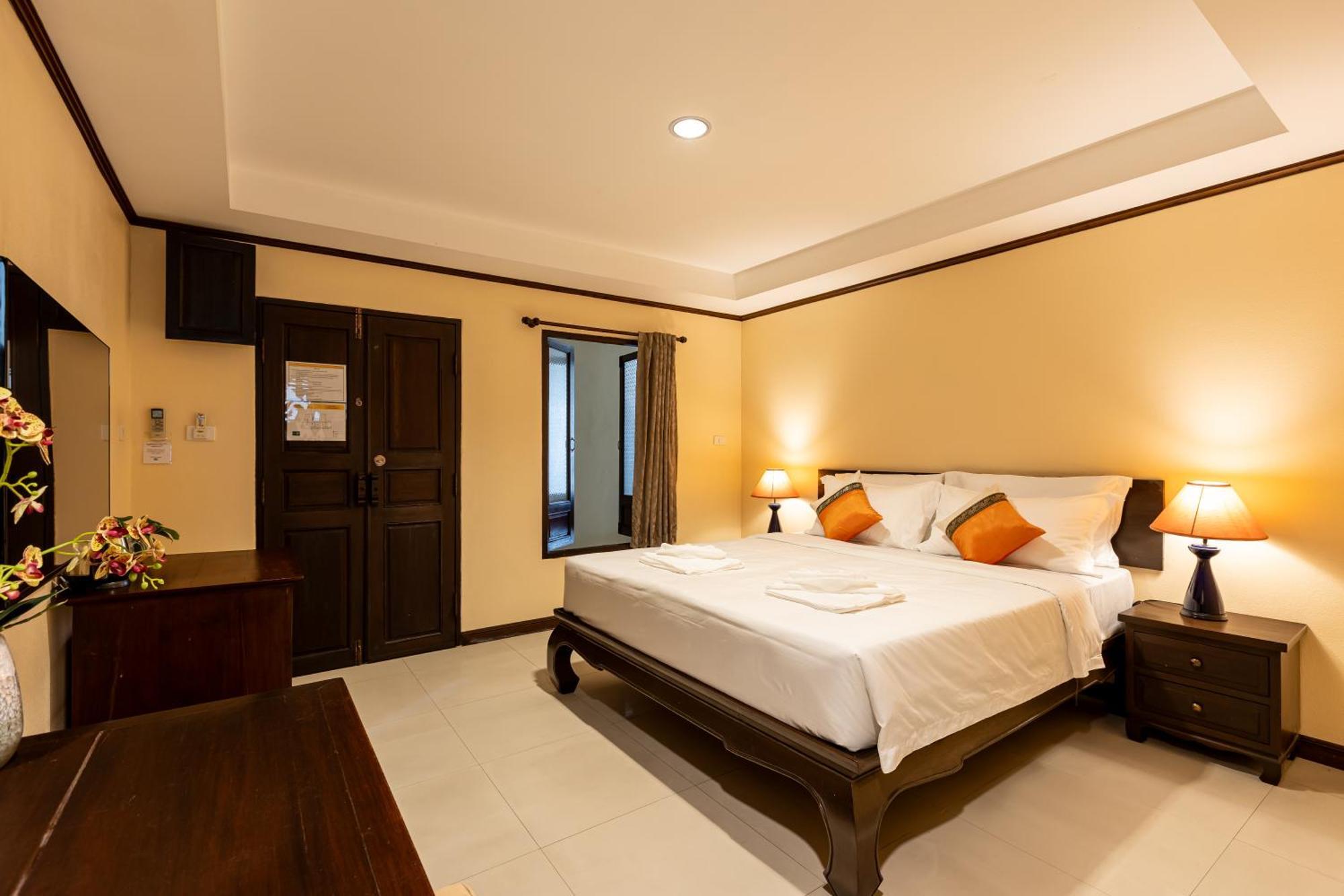 Na Thapae Chiangmai Hotel เชียงใหม่ ภายนอก รูปภาพ