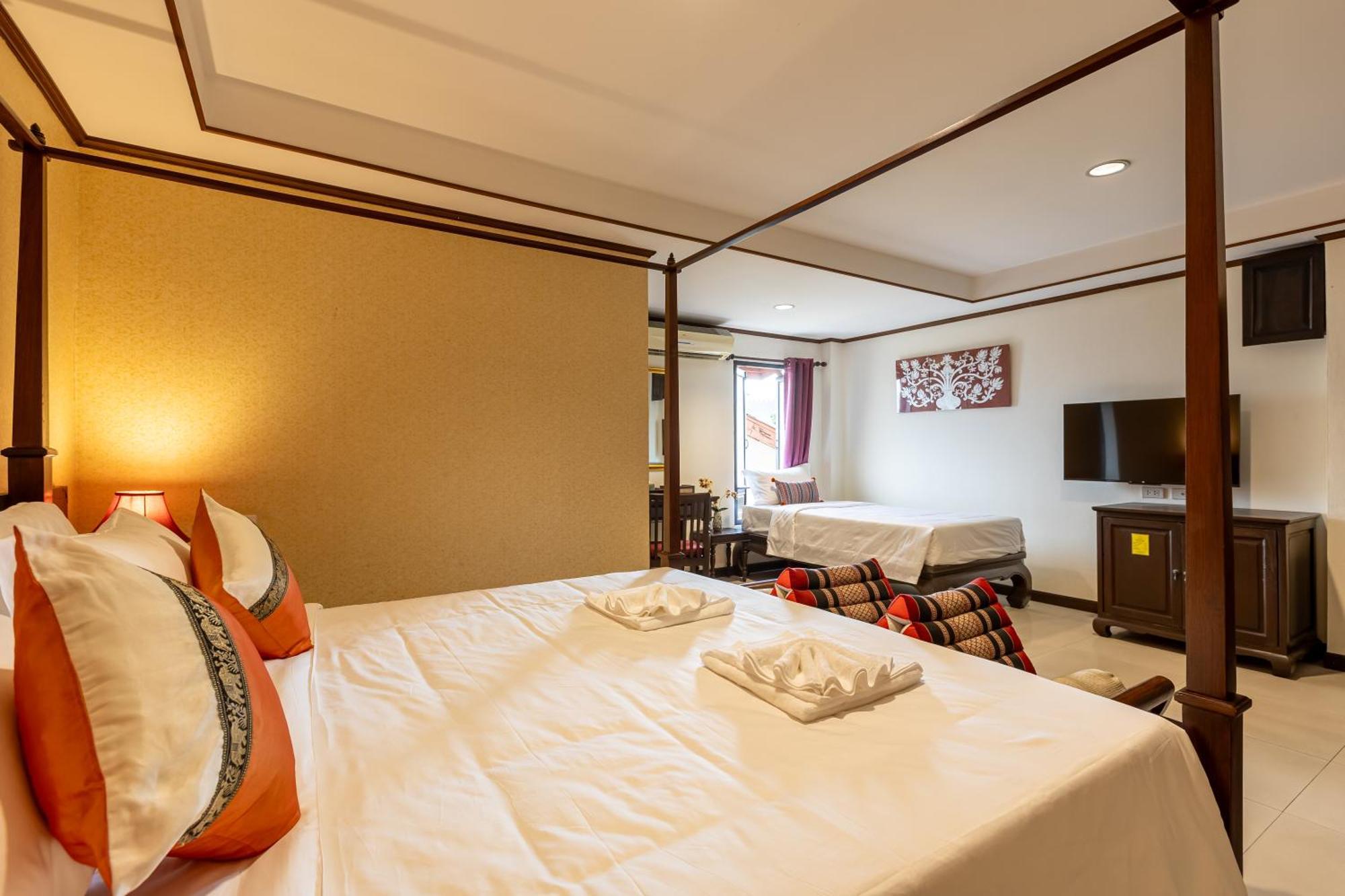Na Thapae Chiangmai Hotel เชียงใหม่ ภายนอก รูปภาพ