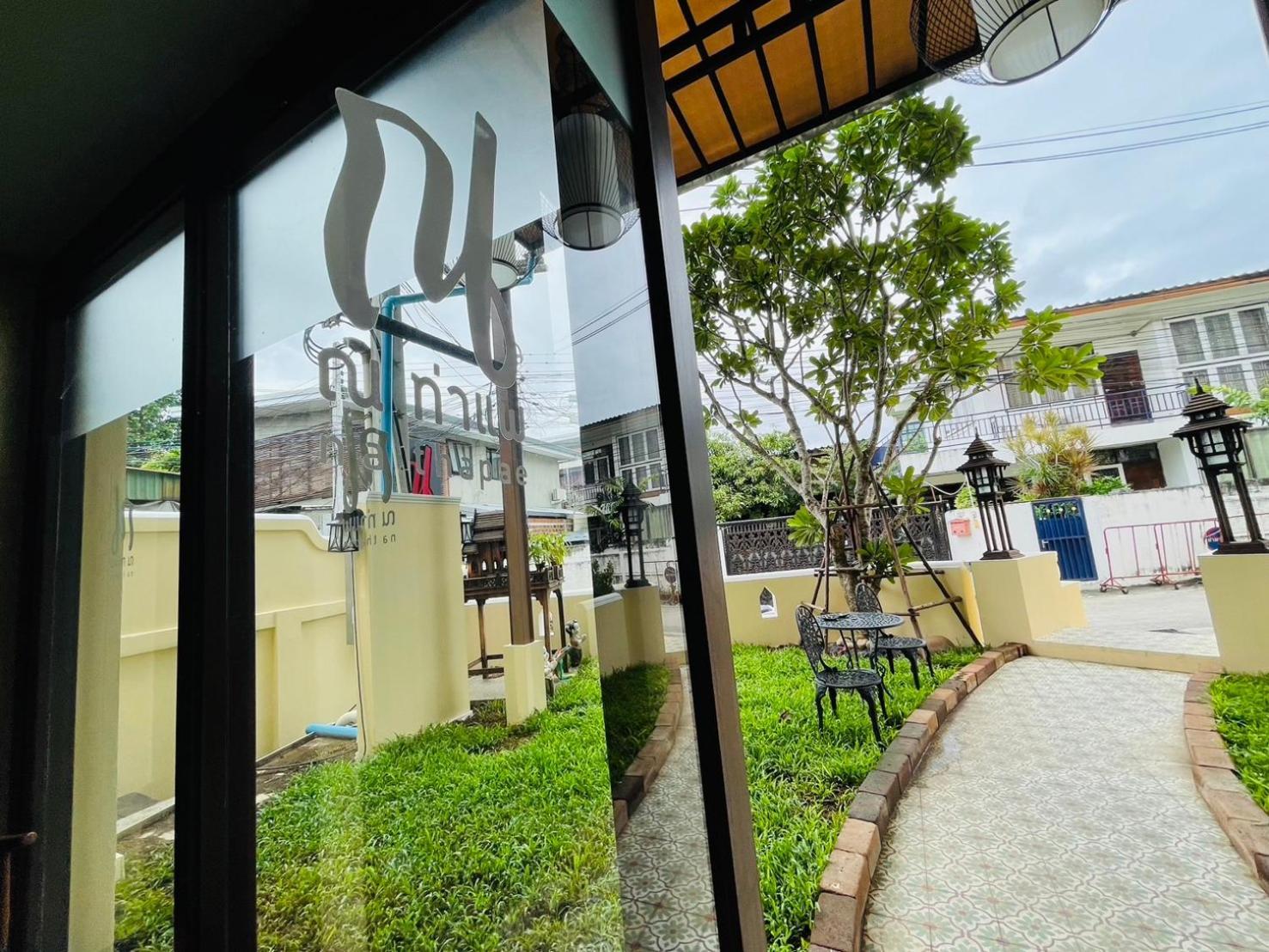 Na Thapae Chiangmai Hotel เชียงใหม่ ภายนอก รูปภาพ